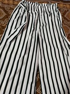 White And Black Lining Plazo
