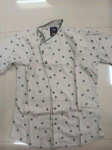 Gray Zip-Up Collar Short Sleeve Shirt