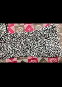 Flower Print Top 🌹🌹