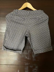 Women’s Gray Printed Ripped Shorts (M)