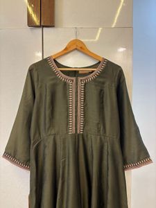 Elegant Olive Green Kurta