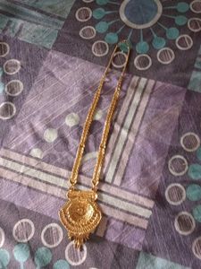 Elegant Gold-toned Necklace