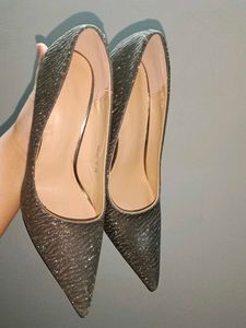 Black Shimmery Pumps