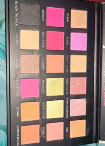 MINARA EYESHADOW PALETTE