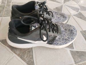 OG Nike Flex Contact Workout Shoes