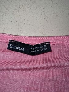 pink top