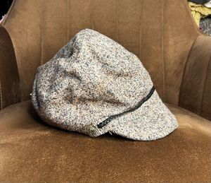 😳🎀Cute Tweed Cap🎀For winters or summers