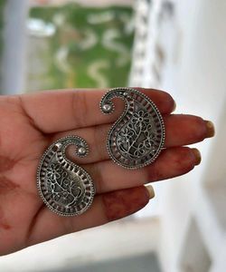 Floral Drop Earrings