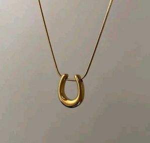 Gold Horseshoe Pendant Necklace