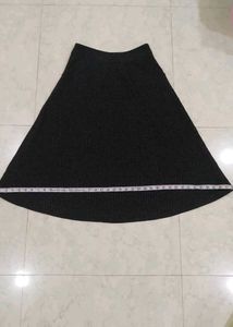 Elegant Black Skirt 28-32