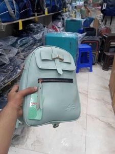 Saffron Bags And Clutches (🛍️)