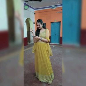 Triangle Cut Blouse And Lehenga