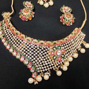 Gorgeous Kundan Jewelry Set