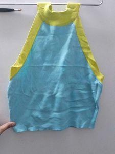 Stylish Two-Tone Haulter neck Top