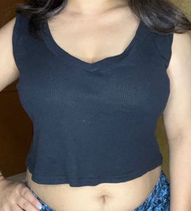 Sleeveless Black Crop Top