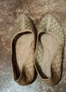Embellished Juttis