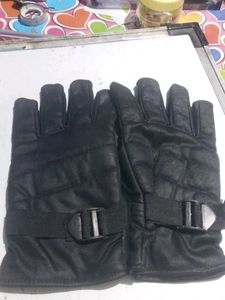 Black Winter Gloves