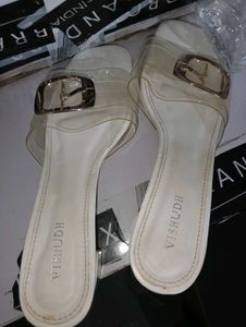 Heels We Are Seeling