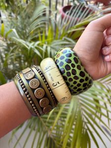 Viral Y2k bangle stack