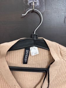 H&amp;M Divided Beige Lace-Up Crop Top
