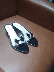 Trendy  Black Colour With Cute Bow Heals