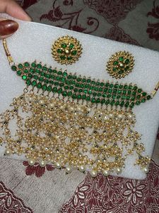 Green necklace set