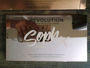 Makeup Revolution X Sophx Eyeshadow Palette! 🌶️