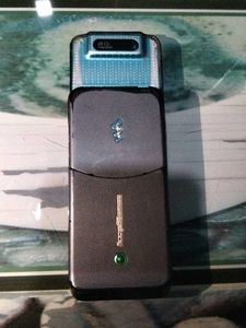 Vintage Sony Ericson W580i