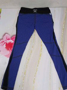 (1200)Athleta Blue Patterned Leggings