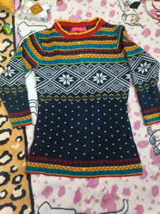 Branded printed pullover for 3-5 years girl