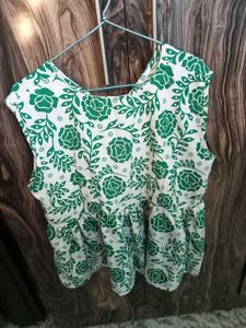 Green floral short kurti top  for women