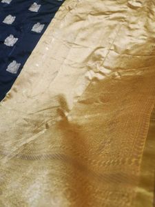 Elegant Black &amp; Gold Saree