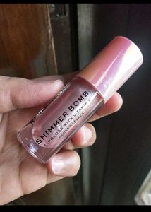 Revolutoin Shimmer Bomb lipgloss