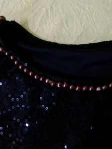 NAVY BLUE SEQUIN TOP