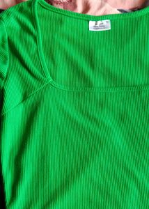 Fitted Crop Top🍀