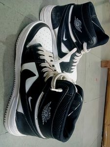 NIKE JORDAN  ( 1 Copy Shoesss) ✅