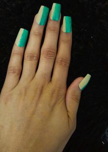 Attractive Artificial Nails ( Set Of 6)