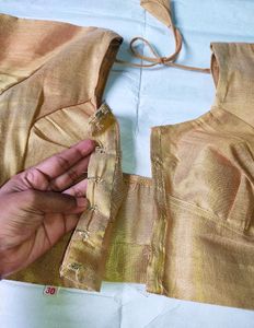 Golden 3/4 Sleeves Blouse 🤩