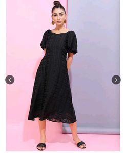 Chic Black Midi Dress with Puff Sleeves