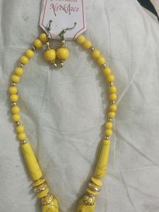 Yellow Moti Set