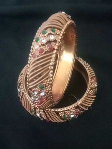Elegant Gold-Tone Bangle Set