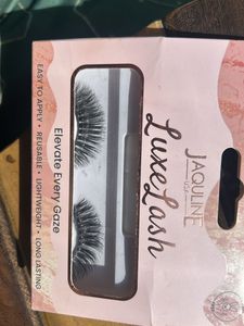 Eyelash With Glue
