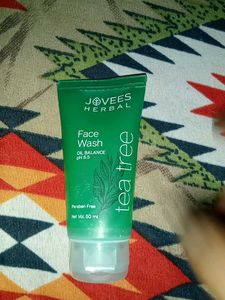 Jovess Herbal Tea Tree Face Wash