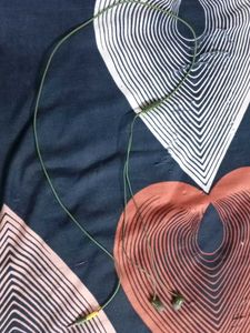 phone stand and Headphone With One Hear Sence