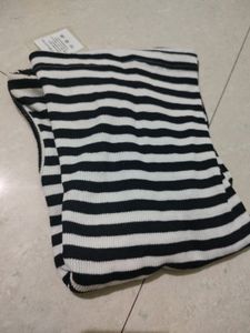 New Black And White Puffed Sleeve Top