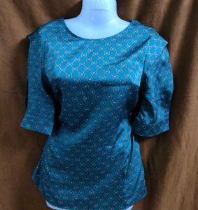 Teal patterned Top 32size