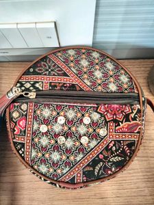 Sling Round Bag