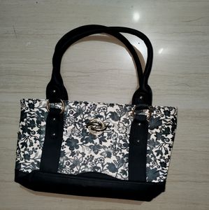 Woman Handbag Classic Black