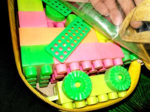 Bricks Play &amp; Learn Game