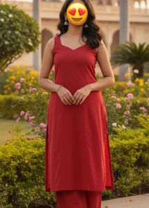Elegant Kurta Set in Tomato Red color